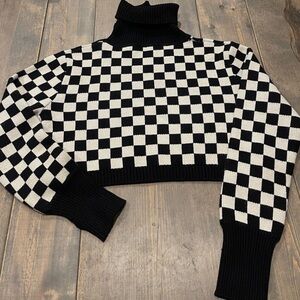 Checkered crop knit
